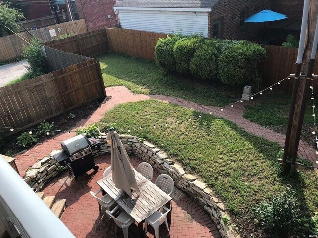 Foto del edificio - 816 Ann Ave