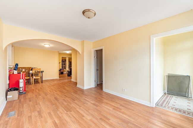 Building Photo - 7144 S Wentworth Ave