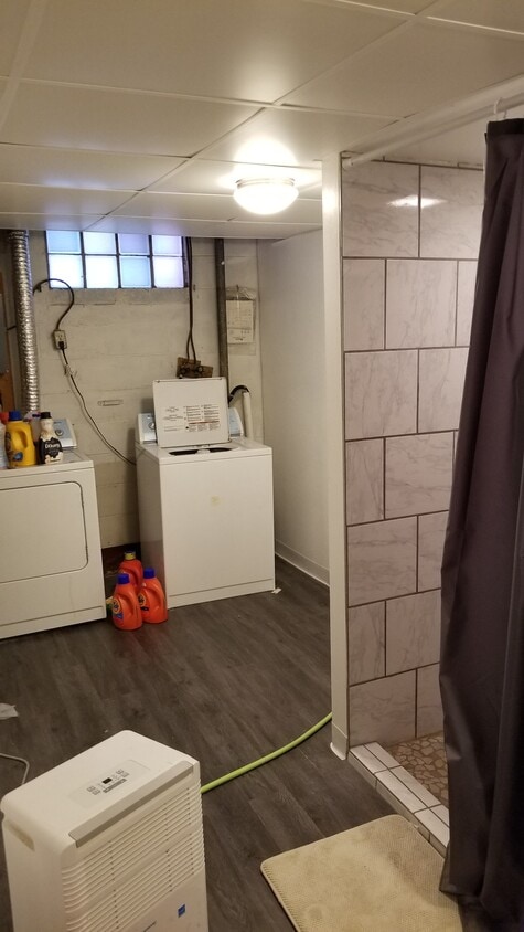 Basement laundry/2nd bathroom - 3125 Laurel Avenue