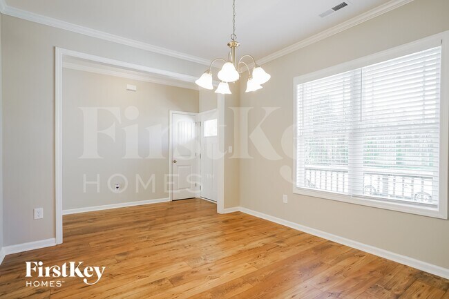 Foto del edificio - 208 Silverleaf Dr