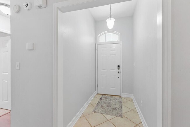 Building Photo - 2521 Heathrow Dr