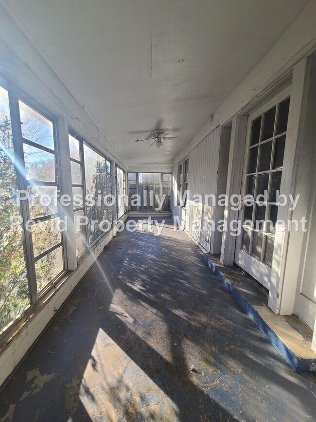 Foto del edificio - 3712 Marion Ave