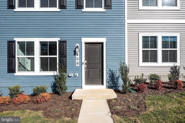 Building Photo - 409 18th Ave