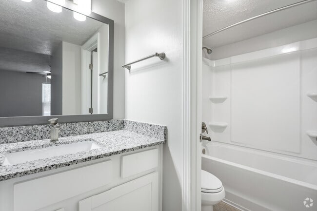2BR, 2BA - 1,010SF - Primary Bathroom - Club 34