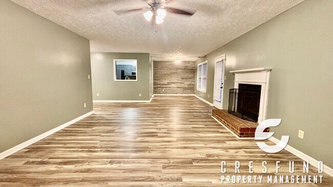 Building Photo - Beautifully Updated 3 Bedroom, 2 Bathroom ...
