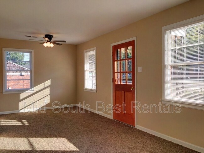 Building Photo - 4731 Fairley Rd