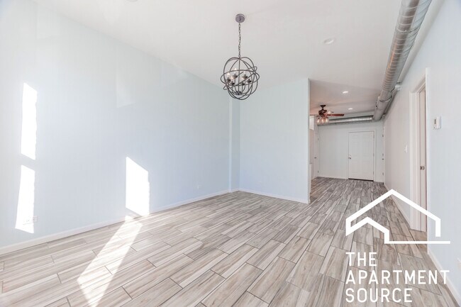 Foto del edificio - 1638 W 18th Pl