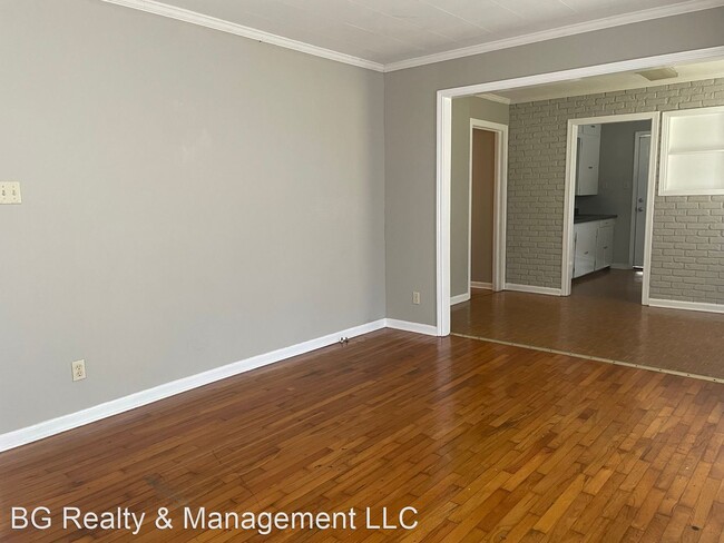 Foto del edificio - 3 br, 1 bath House - 2700 Enterprise Blvd