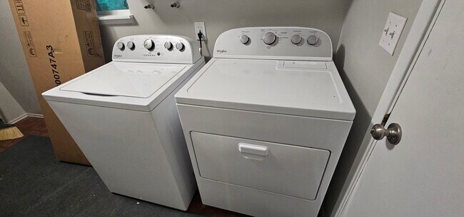 Foto del edificio - 22825 E Main St