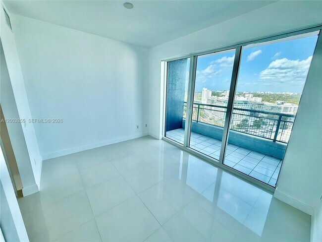 Foto del edificio - 60 SW 13th St