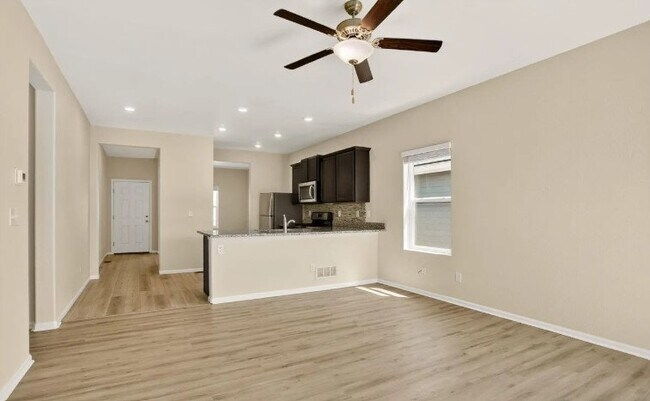 Foto del edificio - 308 Bowles St