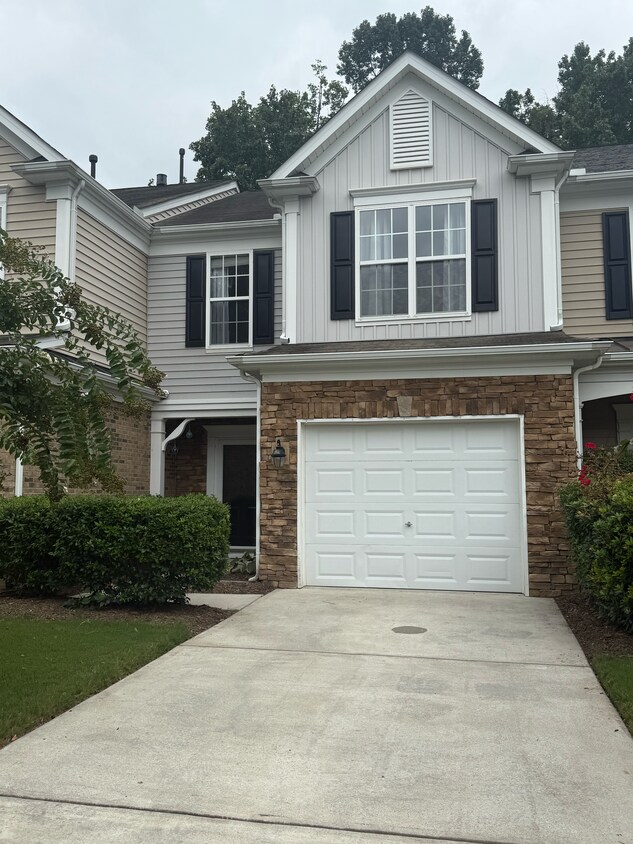 Foto principal - 7152 Racine Way