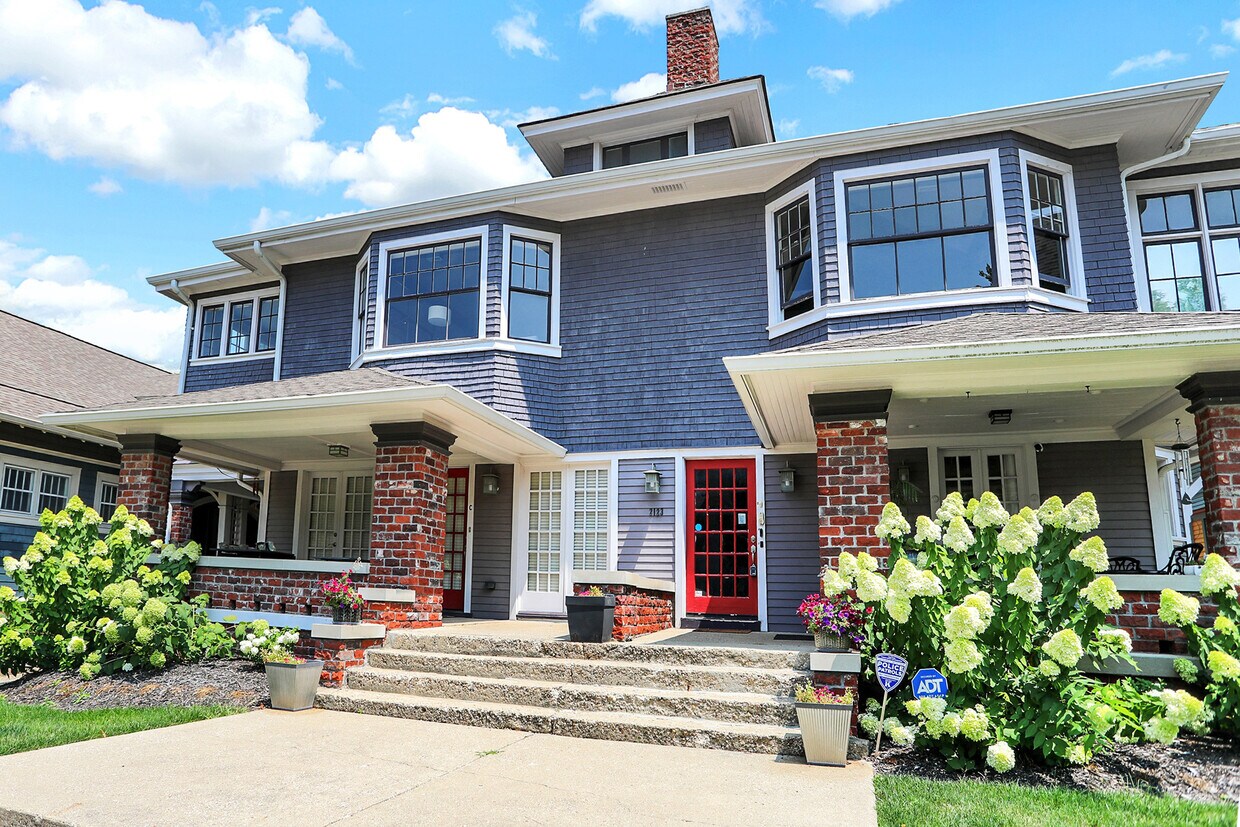 Primary Photo - 2123 N Delaware St