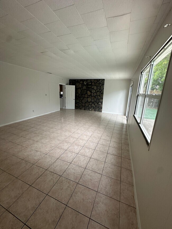 Foto del edificio - 775 Snead Cir