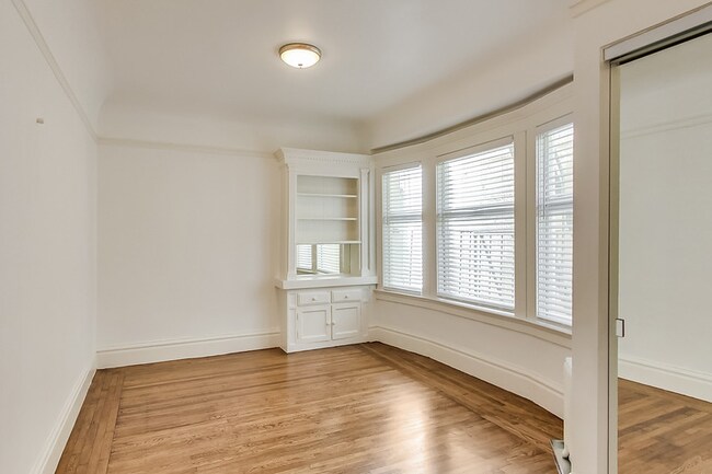 Building Photo - 1025 Sutter St