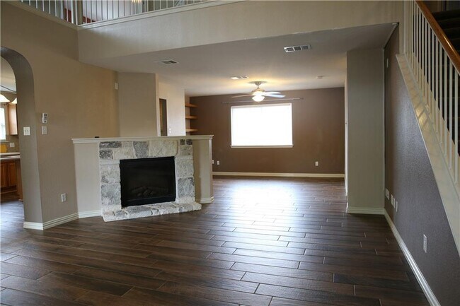 Building Photo - 525 Grey Feather Ct