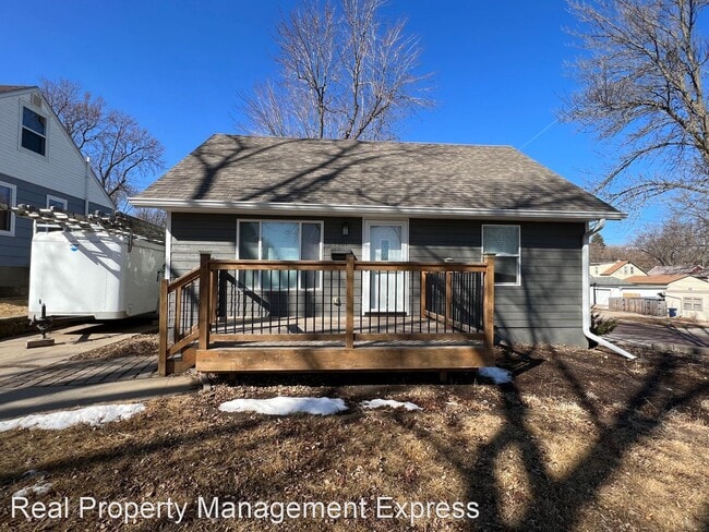 Building Photo - 4 br, 4 bath House - 2001 S Willow Ave