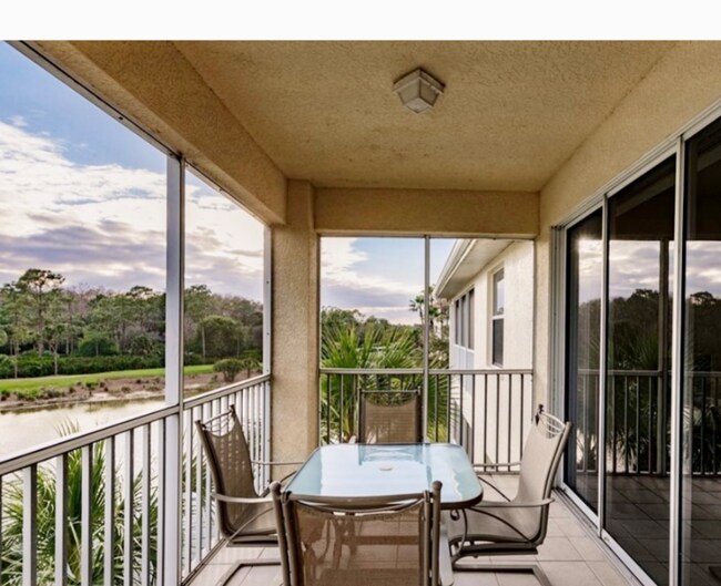 Building Photo - 10710 Ravenna Way