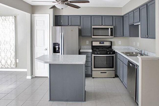 Building Photo - 12601 Willowview Pl