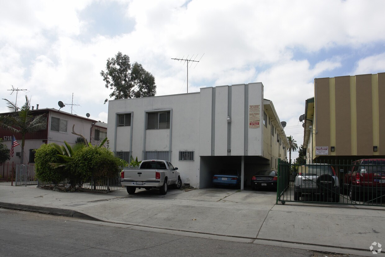 Primary Photo - 5742 Waring Ave