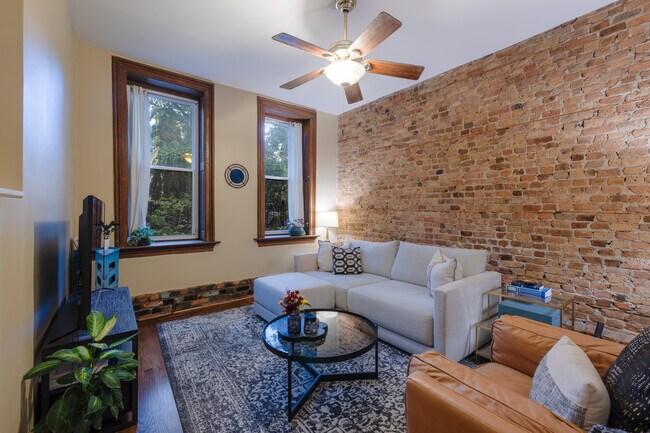Living Room - 828 W Lill Ave