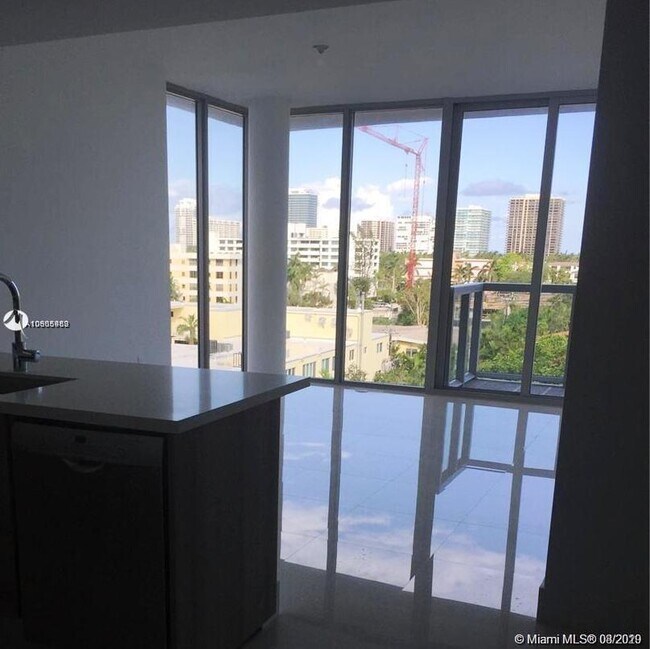 Foto del edificio - 9940 W Bay Harbor Dr