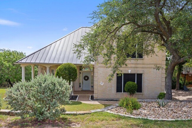 Foto del edificio - 17133 Majestic Ridge Rd