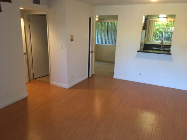 Foto del edificio - 11741 Gilmore St