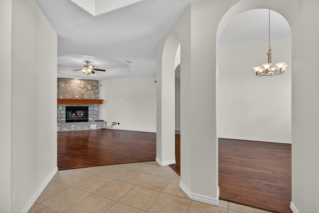 Foto del edificio - 114 Friend's Wood Ave