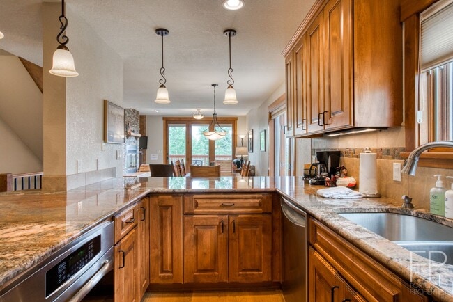 Building Photo - Breck 3-bedroom home with views! 4-6