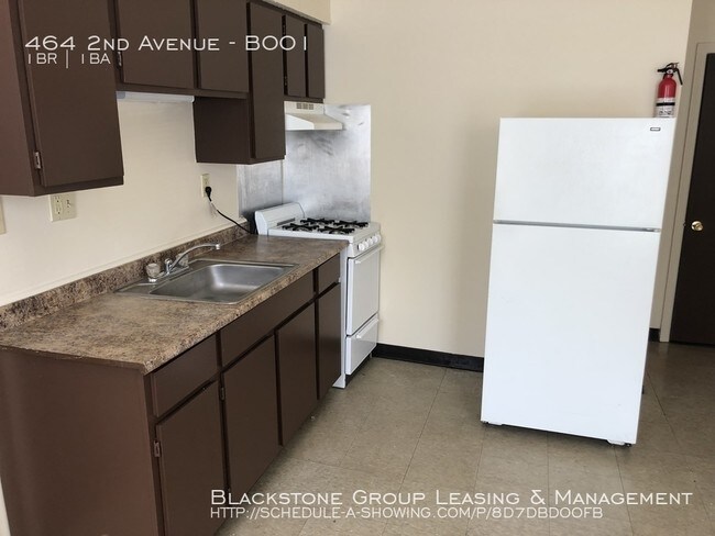 Building Photo - 464 2nd Ave