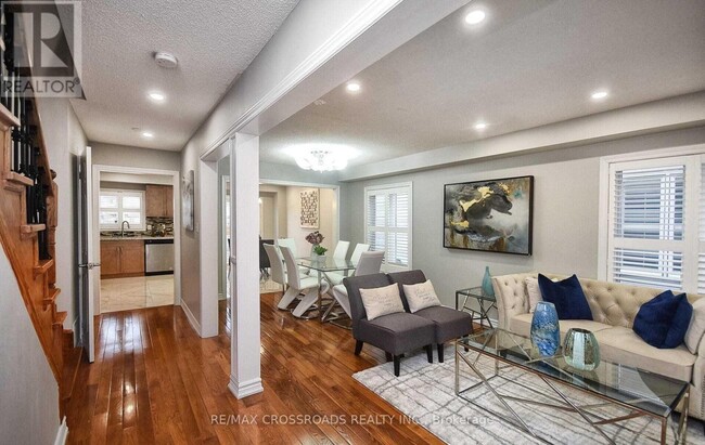 Building Photo - 33 Holloway Rd