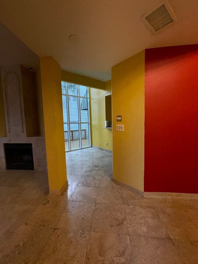Foto del edificio - 5517 Interbay Blvd