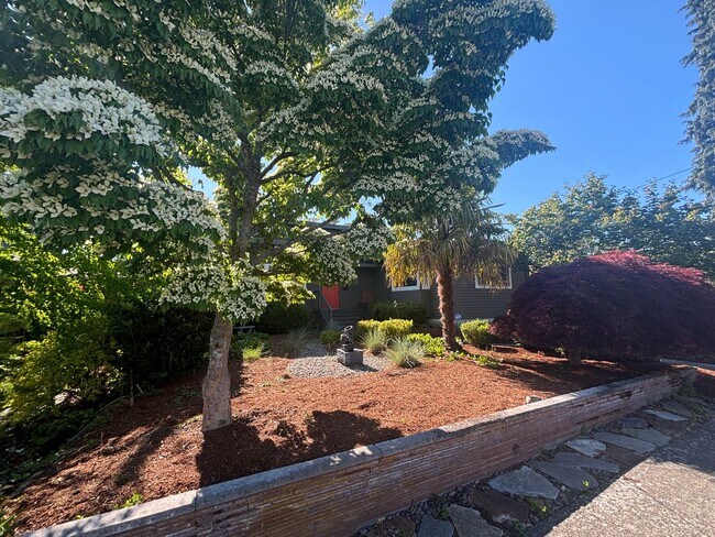 Building Photo - Welcome Home - Stunning Water/MNT Views!!!