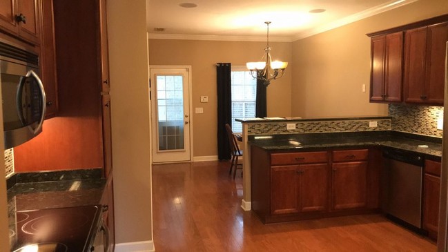 Foto del edificio - 2174 Cason Ln