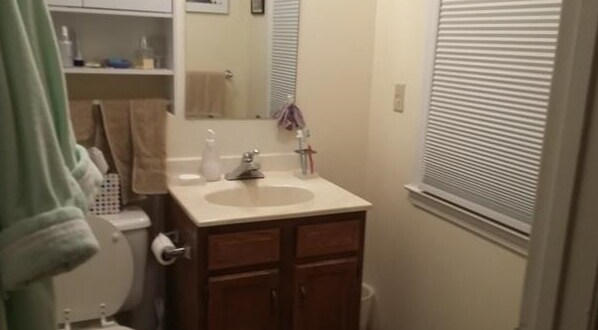 Interior Photo - 292 Hudson Ave