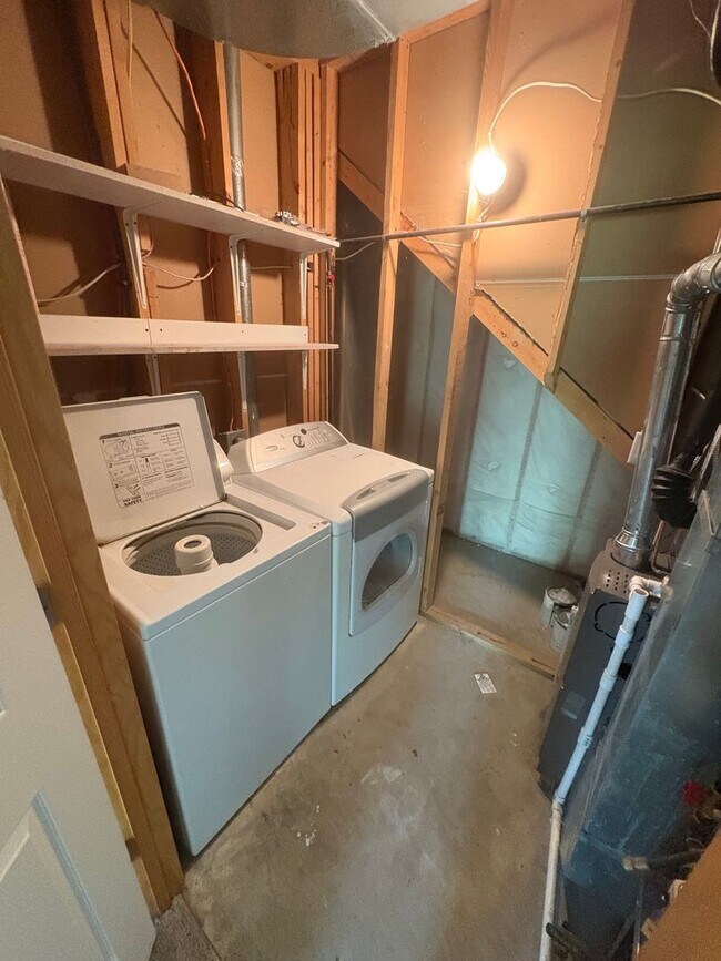 Foto del edificio - 3 bedroom 2.5 bathroom single family home in Cedar Falls school district
