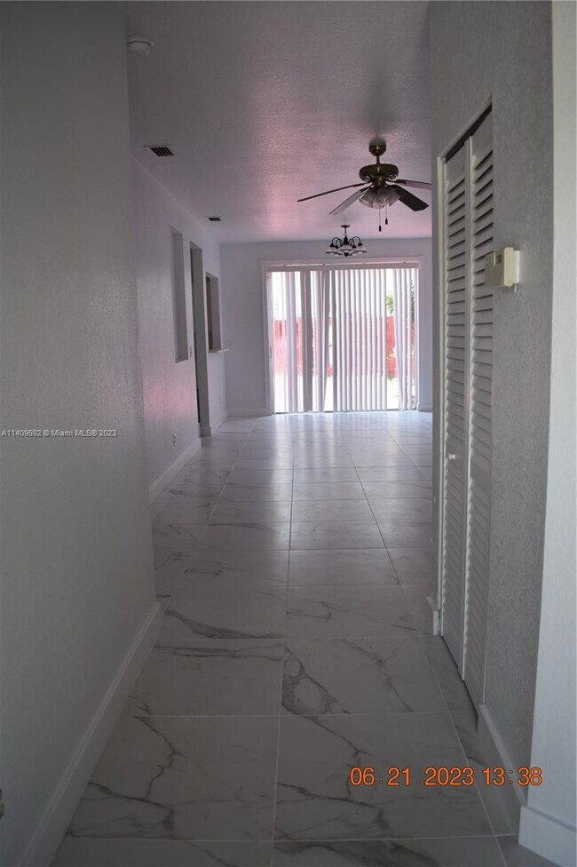 Building Photo - 95 SW 15th Terrace