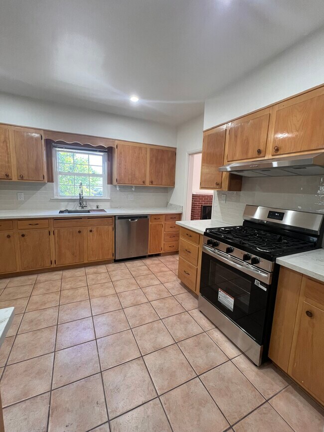 Foto del edificio - 639 E 5th St