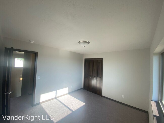 Building Photo - 4 br, 3.5 bath House - 3703 E Siasconset Pl