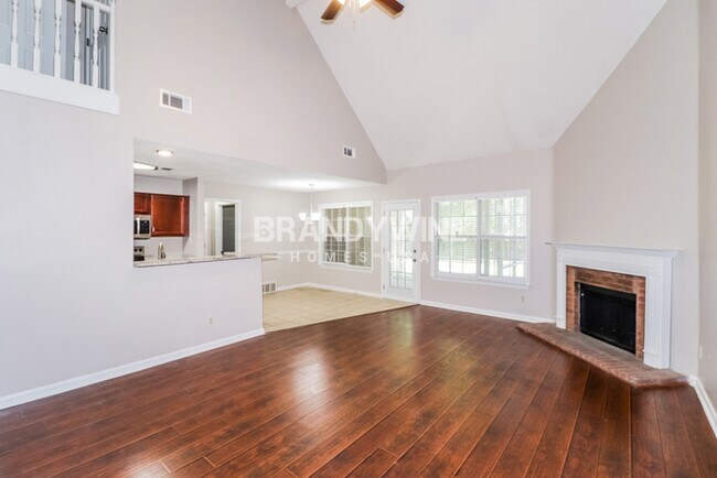 Building Photo - 2376 Oak Springs Dr