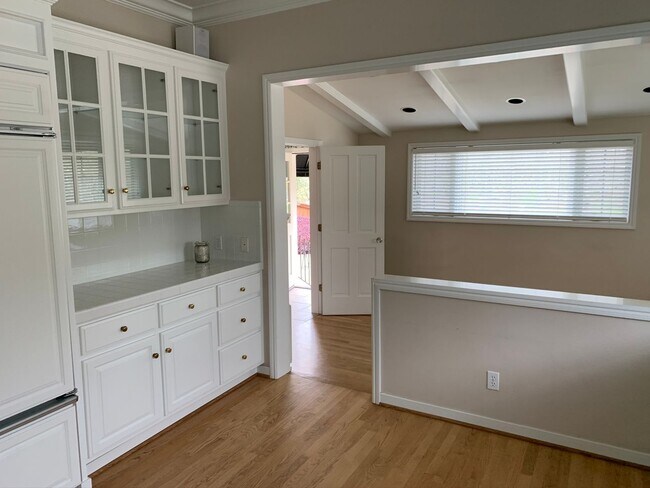Building Photo - 8537 Pezzi Rd