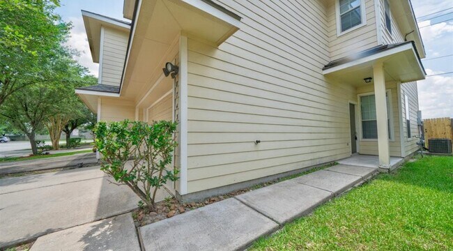 Foto del edificio - 8743 Thistlemoor Ln