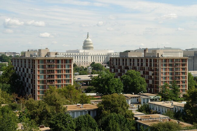 Foto del edificio - Capitol Park Plaza and Twins