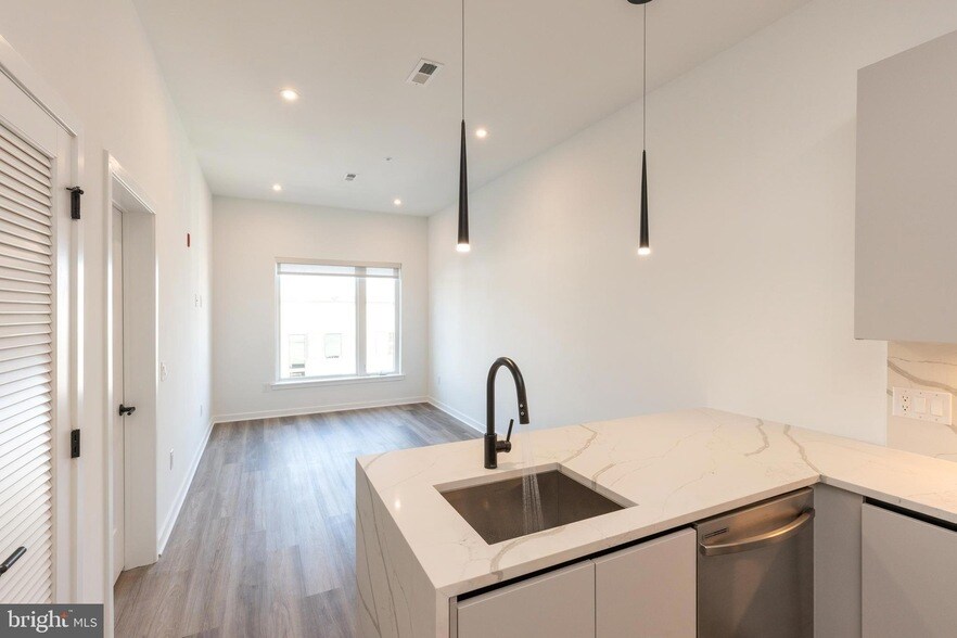 Foto principal - 3120 W Jefferson St