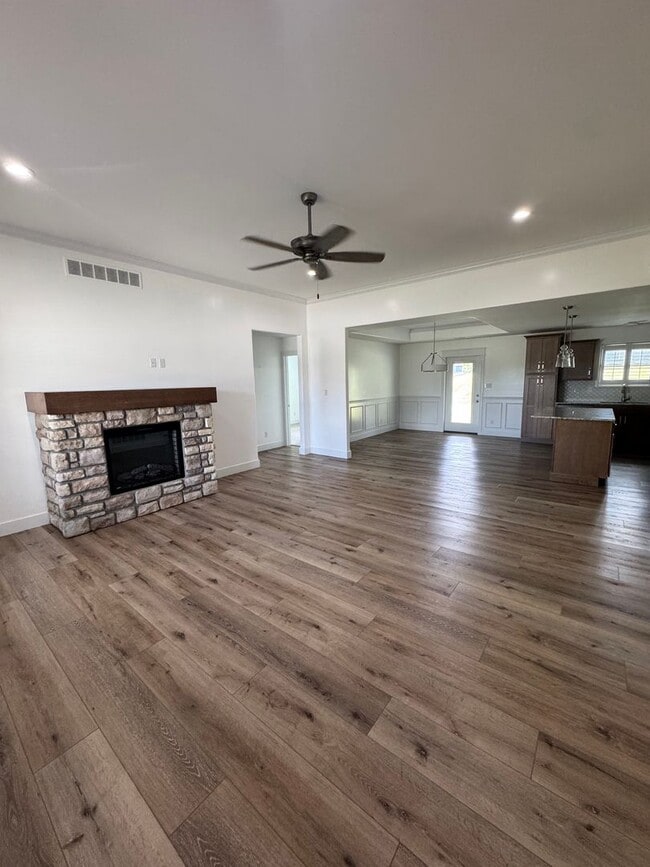 Building Photo - 4806 Winrose Ct