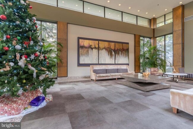 Building Photo - 3709 S George Mason Dr