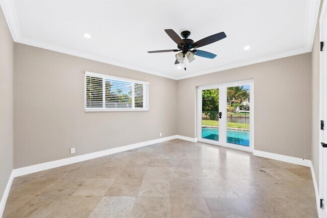 Foto del edificio - 1120 Renmar Dr