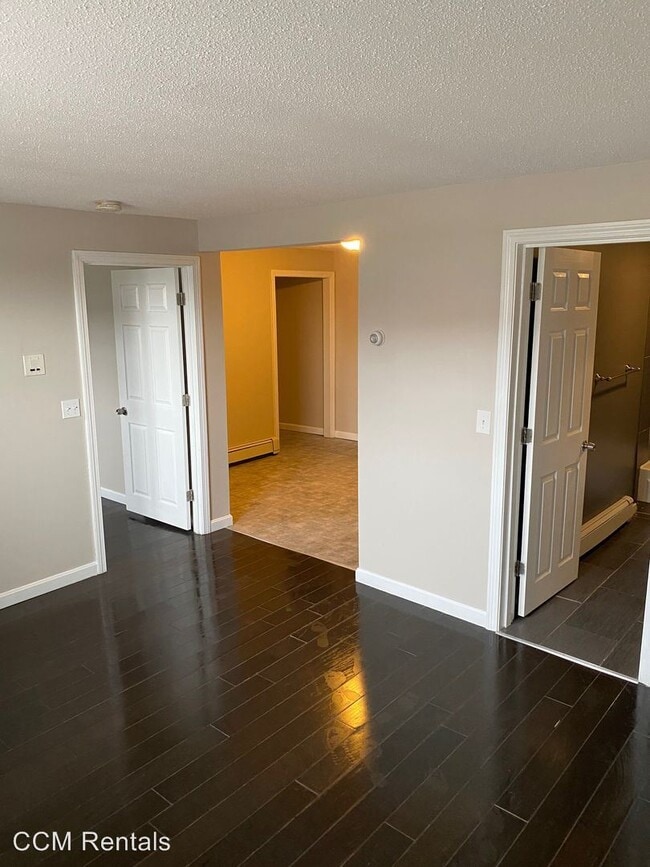 Building Photo - 671 Durfee St