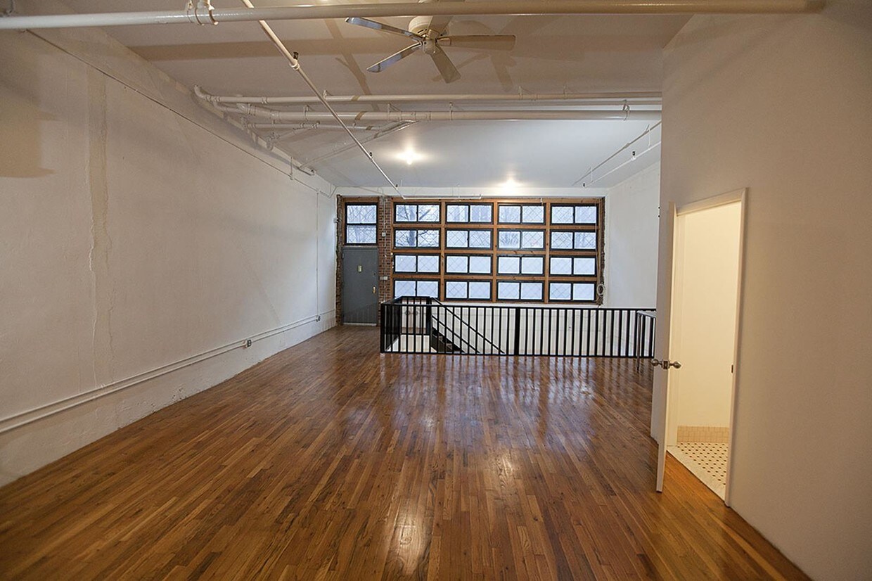 Foto principal - 318 Grand Street